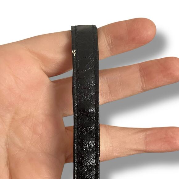 Vintage Black Woven Shoulder Bag with Gold Hardware - Picture 4 of 6